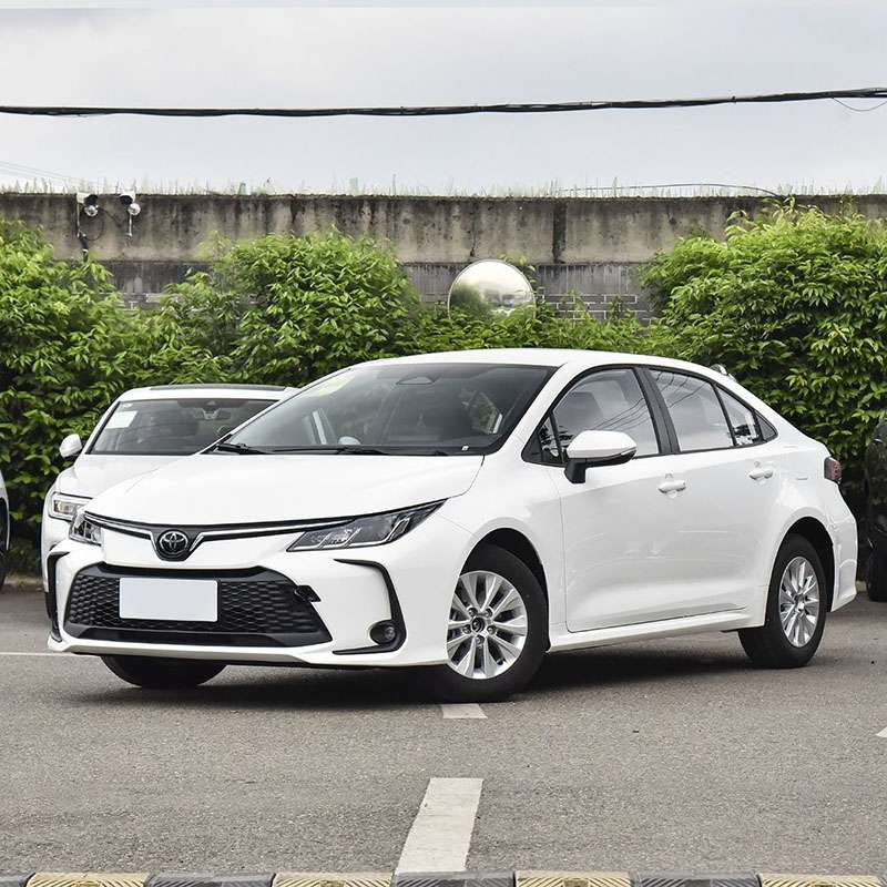 Седан бензина Toyota Corolla